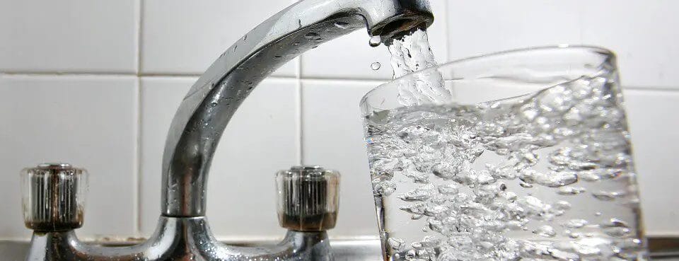 NY-City-tap-water-image faucet filling water glass
