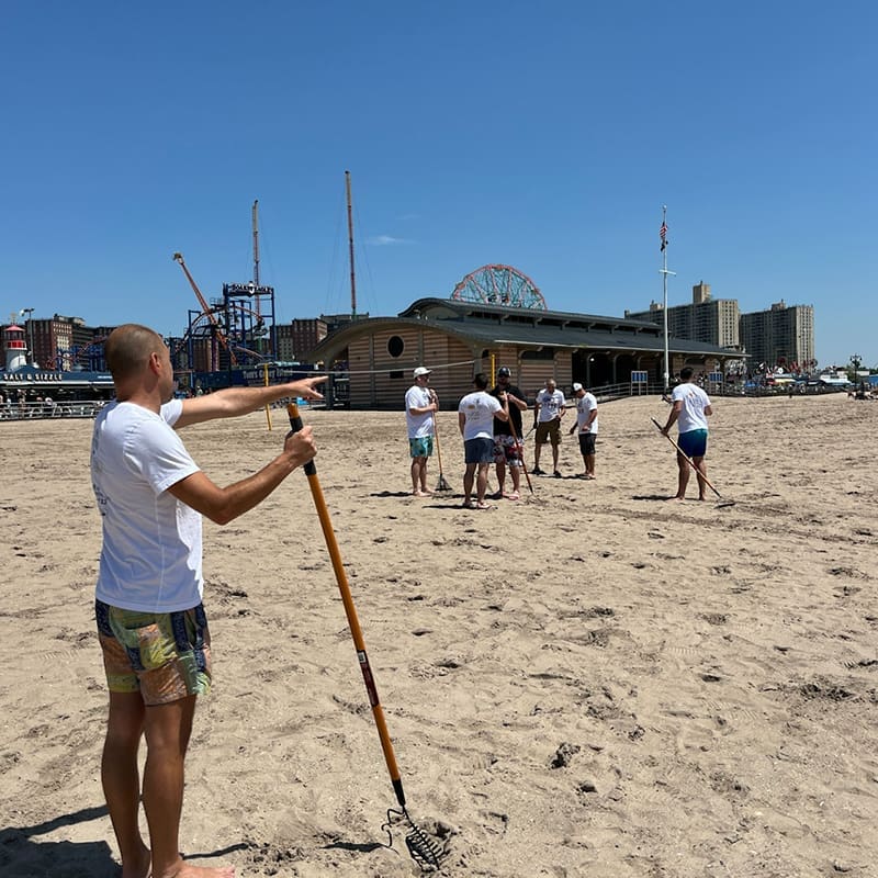 hydr8 team cleaning beaches